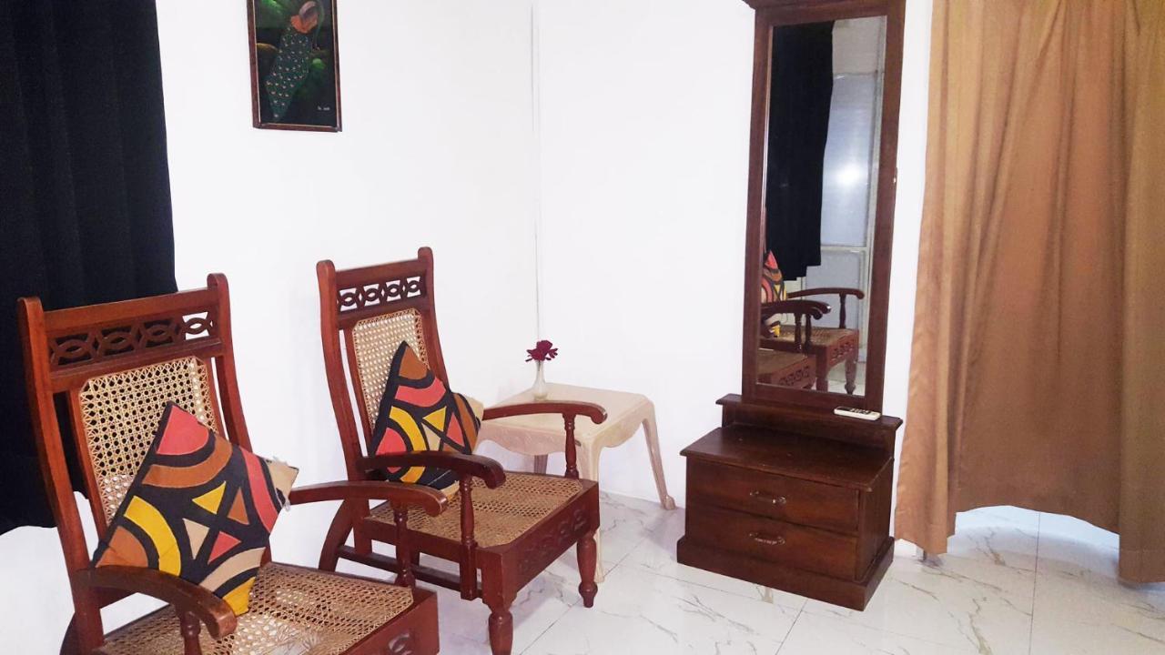 The Beehive Colombo Hotel ภายนอก รูปภาพ